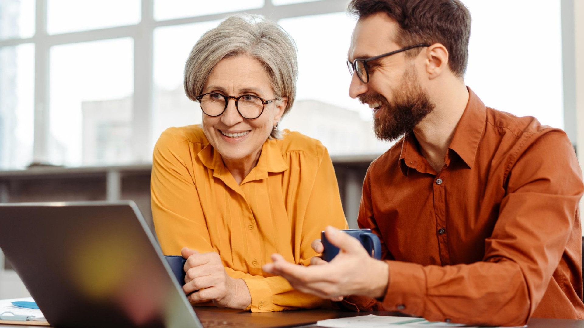 Comment apprendre l’informatique à son rythme après la retraite ?